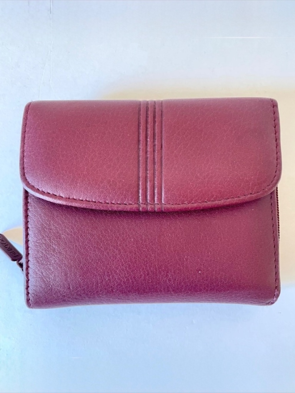 Buxton Burgundy leather wallet compact